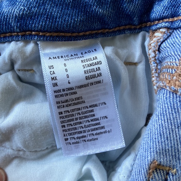 American Eagle High Rise Mom Jeans - Picture 5 of 7